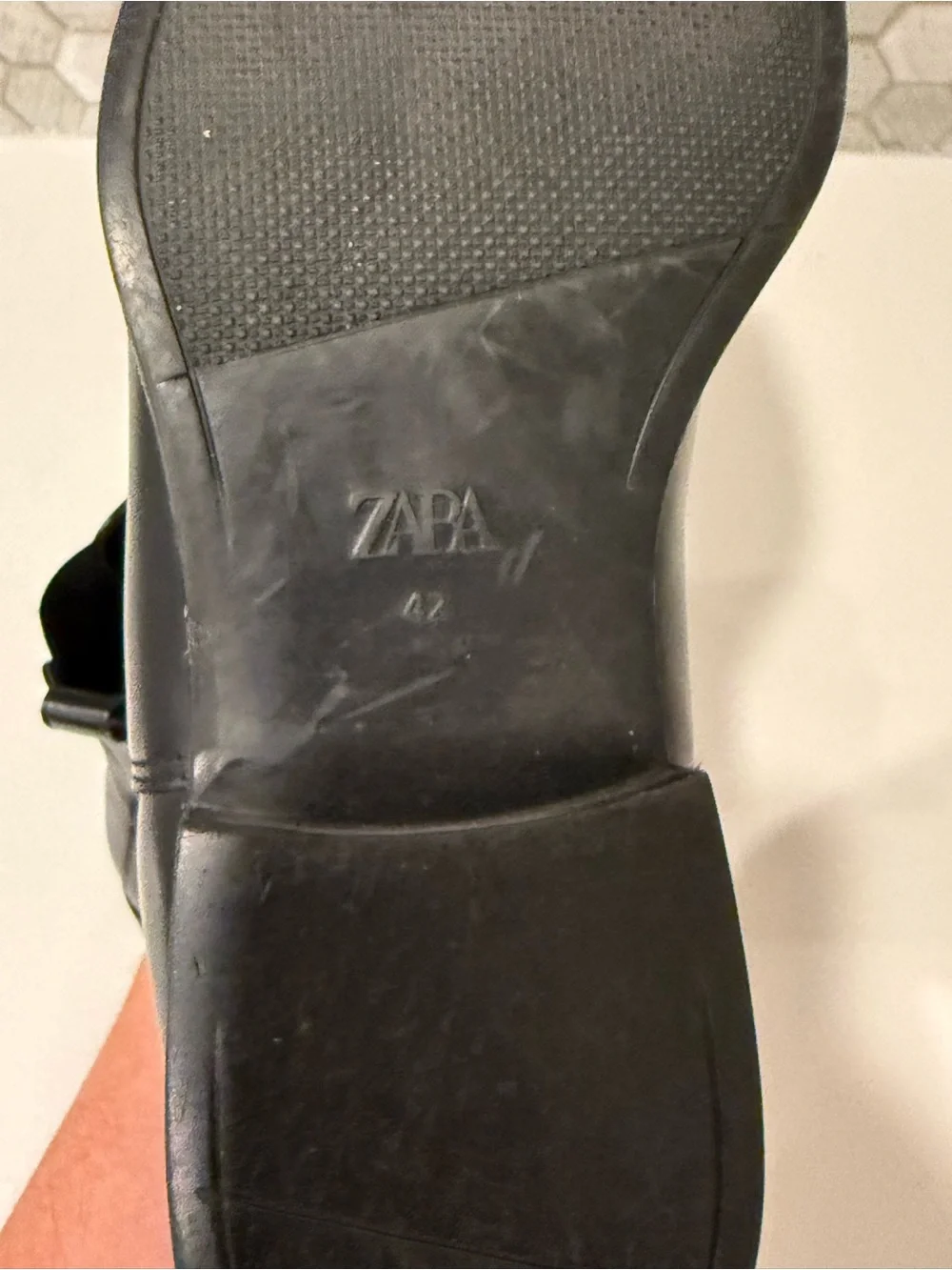 Zara Black Leather Chukka Boots